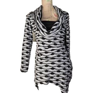 Frank Lyman Design Size 6 Gray Black Cowlneck Scaled Asymmetric Sweater Vintage
